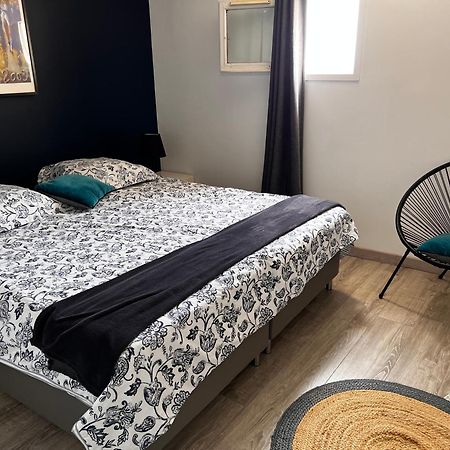 Face A La Mer Avec Piscine A 塞特港 外观 照片